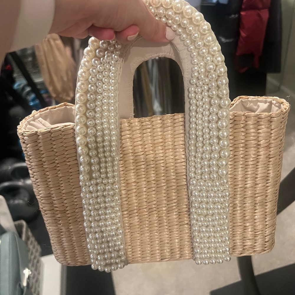 Pearl-Handle Woven Tote Bag in Natural Straw - Picture 3 of 8